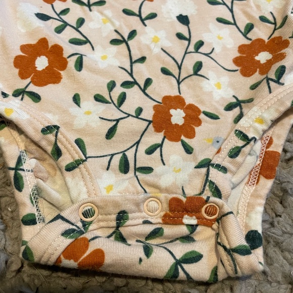 3/$20 LouLou Lollipop Ruffle Sleeve Onesie - Picture 2 of 5